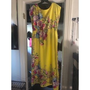Yellow floral dress🌻🌸🌼